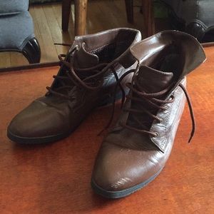 Brown leather lace up boots with plaid lining